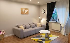 Green Yew Apartment